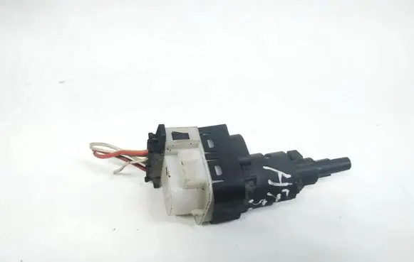 Volkswagen Golf V Brake pedal sensor switch