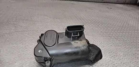 Volvo V70 Intake manifold valve actuator/motor 30757452