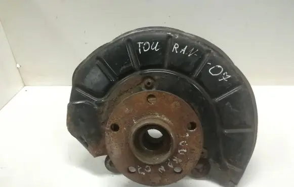 Volkswagen Touran I Front wheel hub