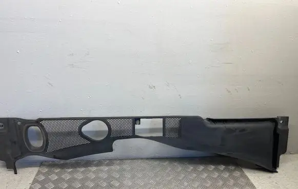 Audi A4 S4 B8 8K Wiper trim 8K1819447
