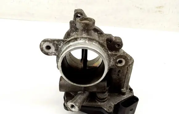Skoda Octavia Mk3 (5E) Throttle valve 04L128059K 04L128063P