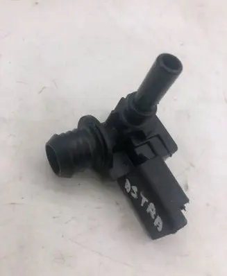 Opel Astra L Oil pressure sensor 9810806380