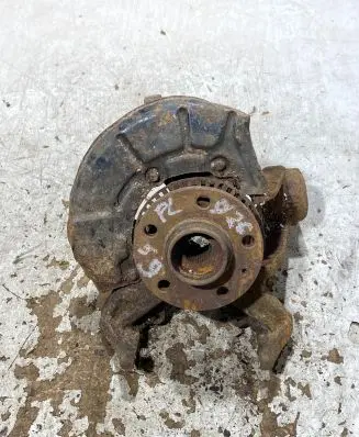 Volkswagen Golf IV Front wheel hub spindle knuckle