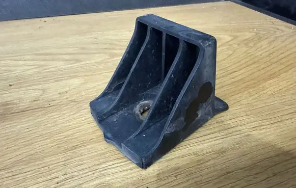Opel Vivaro Rear door check strap stopper 68278