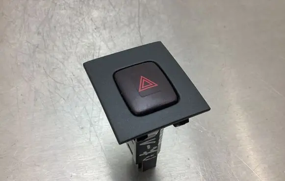 Volvo V70 Hazard light switch 30710106 09W482
