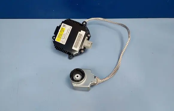 Nissan X-Trail T31 Headlight ballast module Xenon 2847489904 2847489915 284748991A