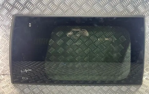 Nissan Pathfinder R51 Side middle window/glass 