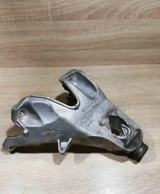 BMW X5 F15 Engine mounting bracket 6864614 67871110