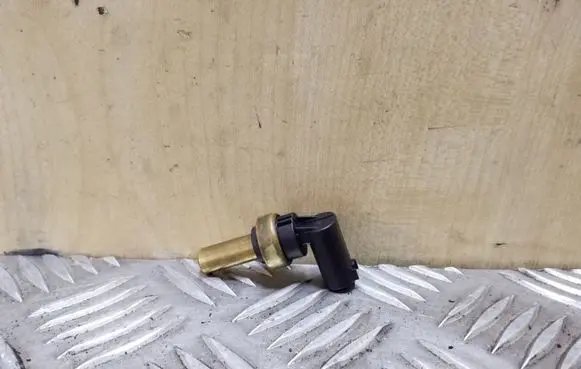 Coolant temperature sensor