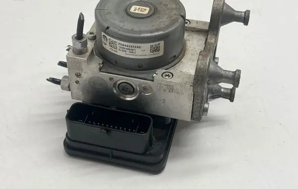 Jeep Wrangler ABS Pump P68443422AC TXXBR168912671 25022013454