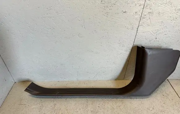Mercedes-Benz GLE (W166 - C292) Front sill trim cover A1666800135 18567321 WPT50886