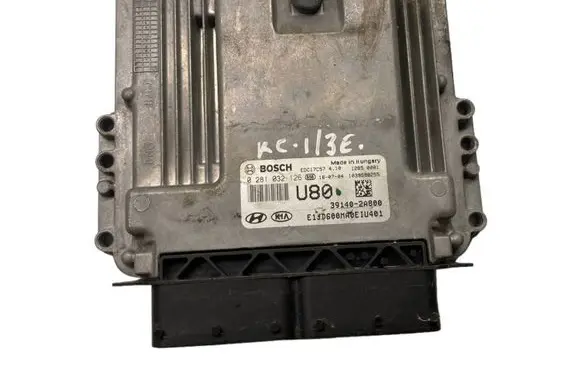 KIA Ceed Engine control unit/module 391402A800 0281032126