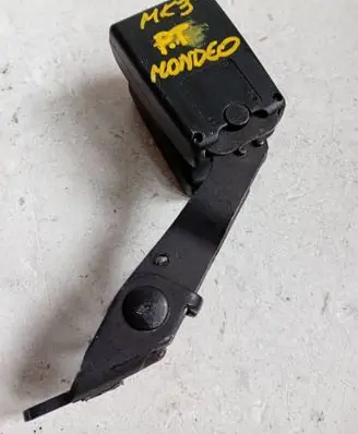 Ford Mondeo Mk III Rear seatbelt 1S71F612B21