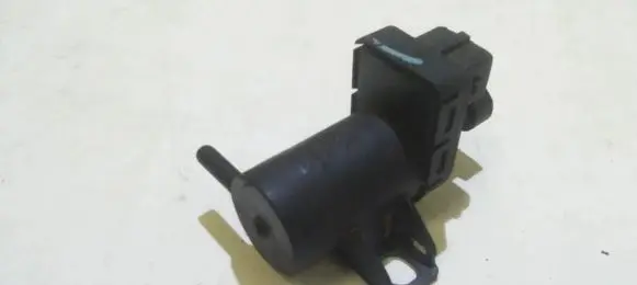 Renault Laguna I Turbo solenoid valve 7700113709