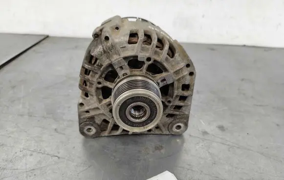 Renault Kangoo I Generator/alternator 8200537415
