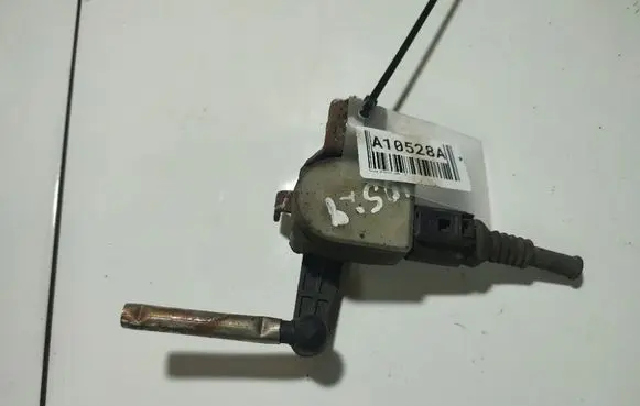 Skoda Octavia Mk2 (1Z) Front height sensor lever 2199
