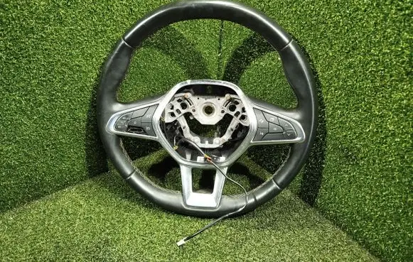 Renault Clio III Steering wheel 484000642R 34268122E 34268102C