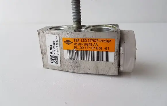 Air conditioning (A/C) expansion valve