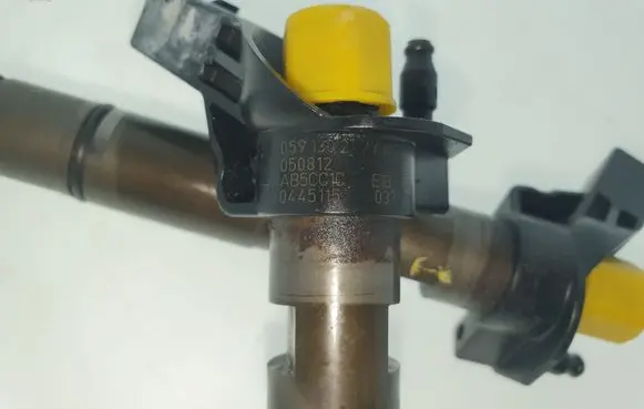 Audi A6 S6 C6 4F Fuel injector 059130277AB 044515037