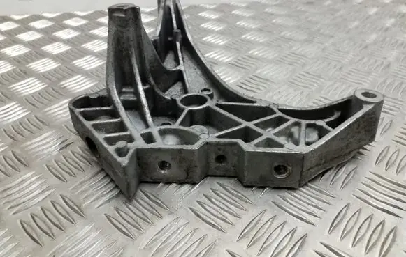 Seat Altea Engine mounting bracket 03L199207
