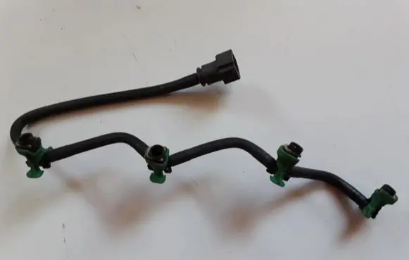 Volvo V40 Fuel return line/hose 1313040