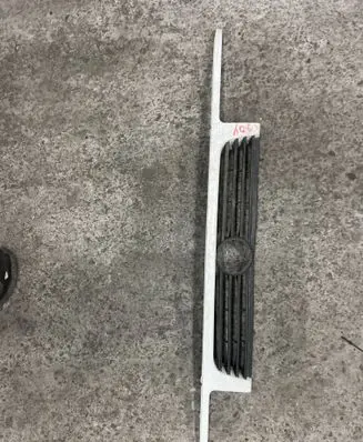 Volkswagen Caddy Front grill 