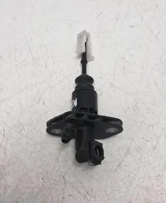 Opel Karl Clutch master cylinder 15501TP01