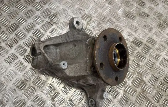 BMW X1 F48 F49 Front wheel hub 6876646