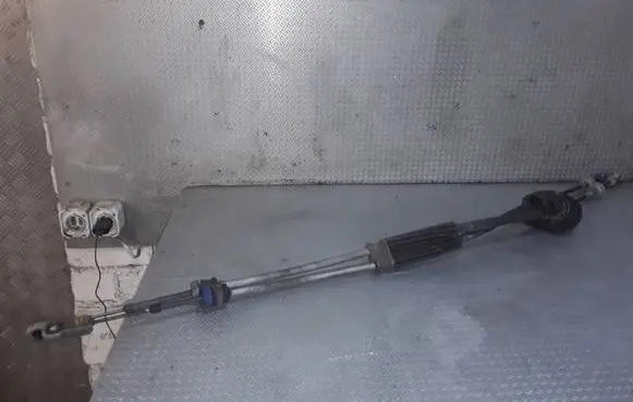 Peugeot 308 Gear shift cable linkage 