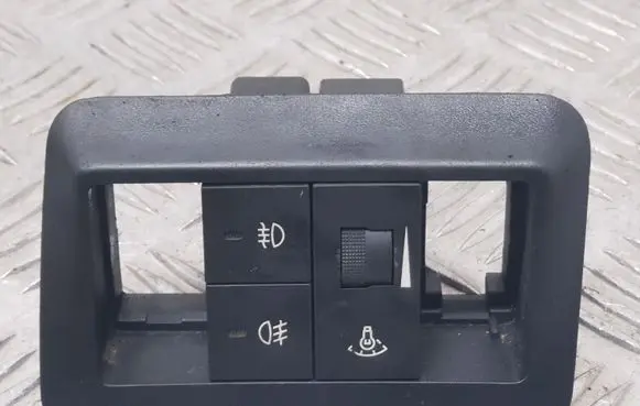 Hyundai Santa Fe Fog light switch 621W05010
