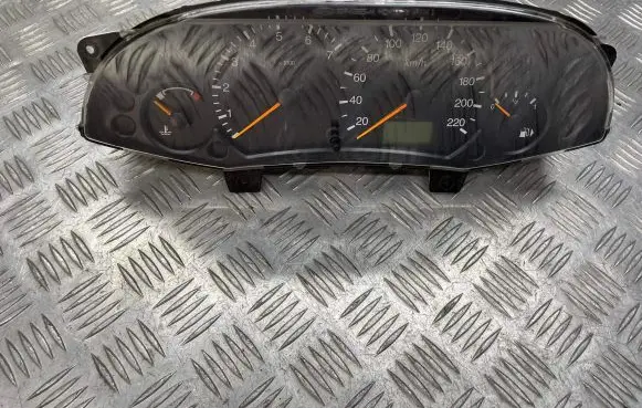 Ford Focus Speedometer (instrument cluster) 98AP10840BC 447U115