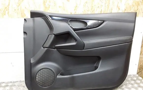 Nissan Qashqai Front door card panel trim 809224ea1a
