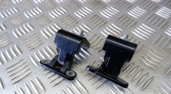 Volkswagen Touareg II Tailgate/trunk/boot hinge