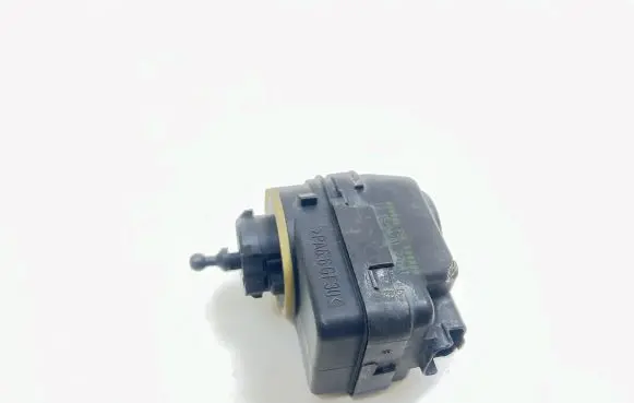Headlight level adjustment motor