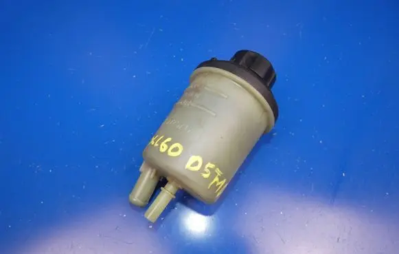 Volvo XC60 Power steering fluid tank/reservoir 31302576