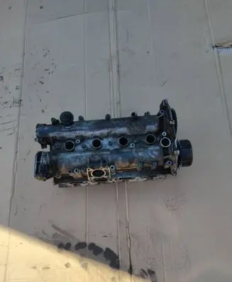 Volkswagen Touran I Engine head 03C103358F