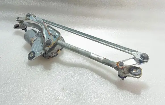 Front wiper linkage and motor