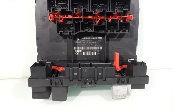 Volkswagen Golf V Comfort/convenience module 1K0937049S