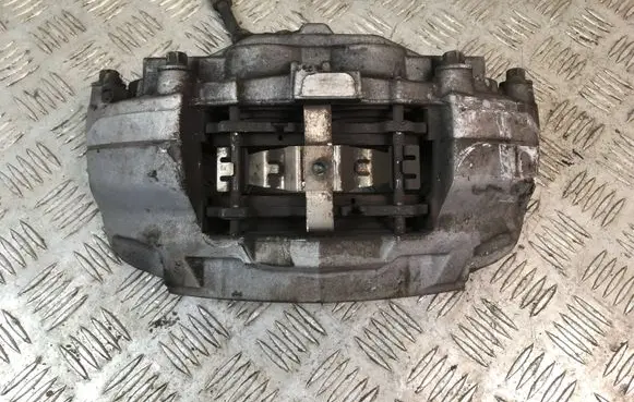 Mercedes-Benz C W205 Front brake caliper