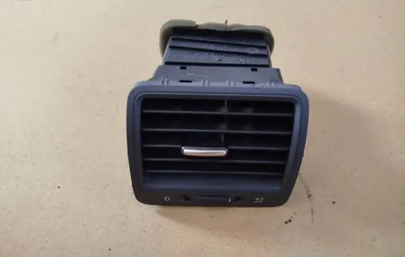 Volkswagen Golf V Dashboard side air vent grill/cover trim 1K0819710 1K0819704B 1355D300496