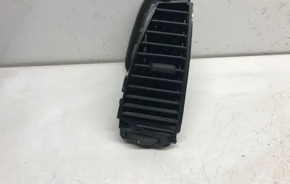 Hyundai i20 (PB PBT) Dash center air vent grill 974101J000