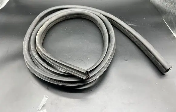 Ford Mondeo MK IV Rubber seal rear door 