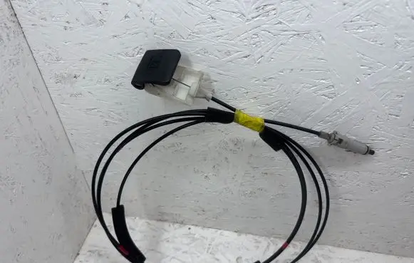Toyota Land Cruiser (J120) Fuel cap flap release cable 7703560100
