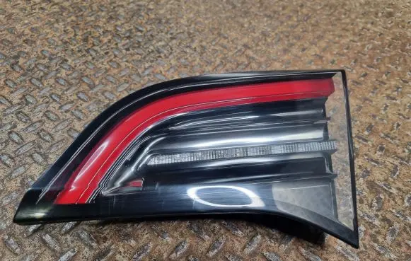 Tesla Model Y Tailgate rear/tail lights 150208900B