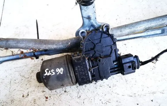 Skoda Fabia Mk1 (6Y) Wiper motor 6q1955119 0390241500