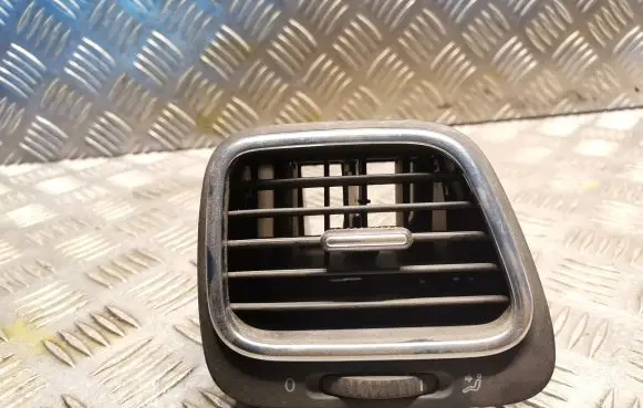 Volkswagen Eos Dashboard air vent grill cover trim 1Q0819704G