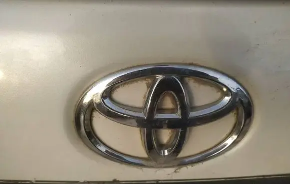 Toyota Highlander XU40 Manufacturer badge logo/emblem 