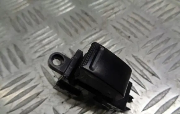 Nissan Primera Quarter vent window switch 25411AV600