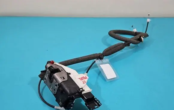 Citroen Berlingo Rear door lock 828421 IMPRK1493067