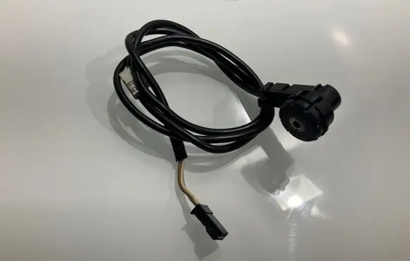 Mercedes-Benz CLS C219 AUX in-socket connector 